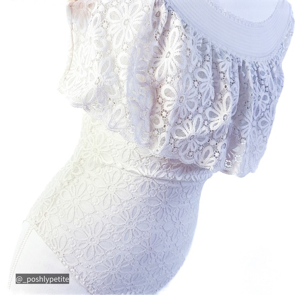 Victoria secret XS Very Sexy Off-the-shoulder flower detail Lace Bodysuit - Picture 11 of 16